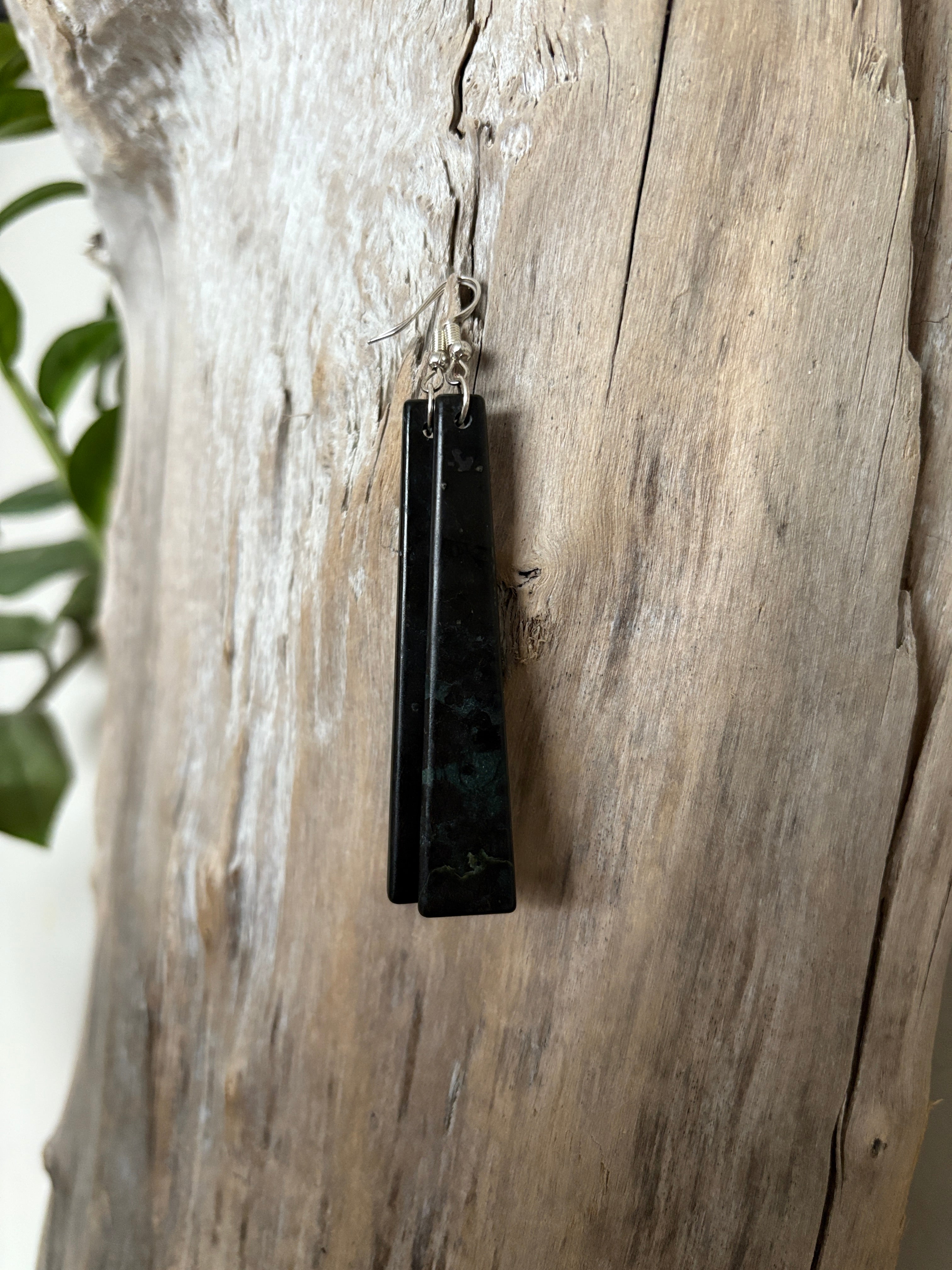 Pounamu Earrings - Dark