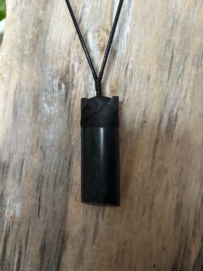 Classic Dark Pounamu Toki - Med
