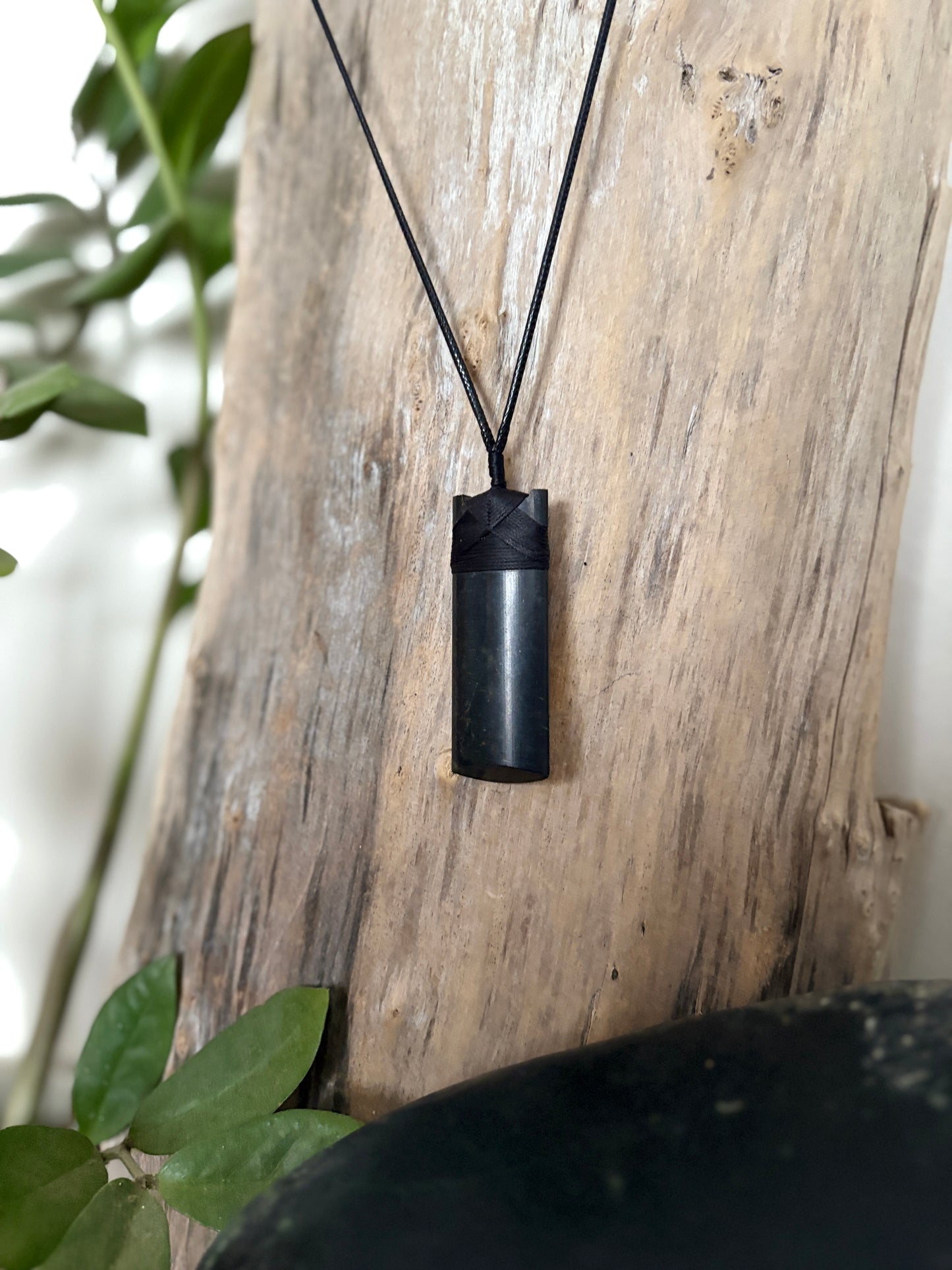 Classic Dark Pounamu Toki - Med