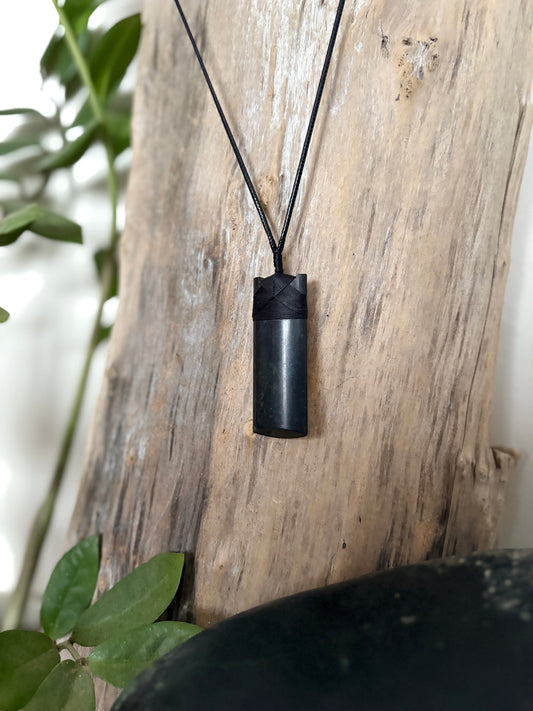 Classic Dark Pounamu Toki - Med