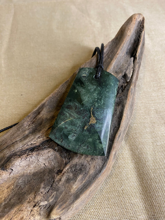 Unlashed Pounamu Toki - Kawakawa