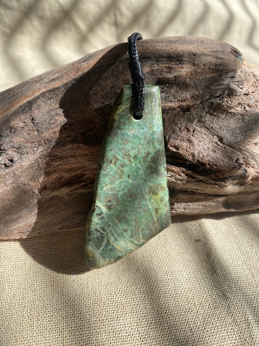 Raw Edge Roimata Pounamu