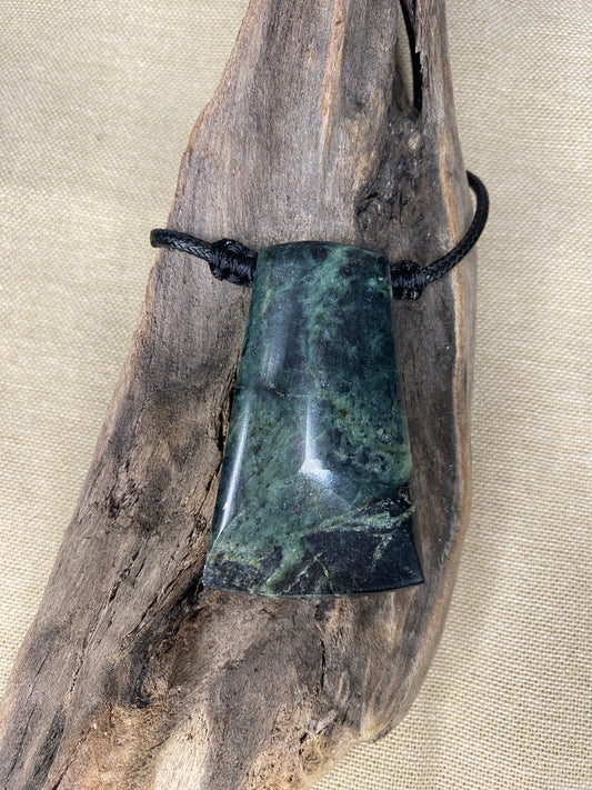 Unlashed Pounamu Toki - Kawakawa