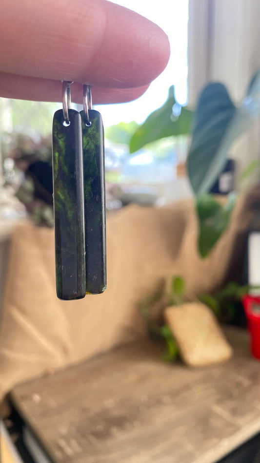 Totoweka Pounamu Earrings - Silver