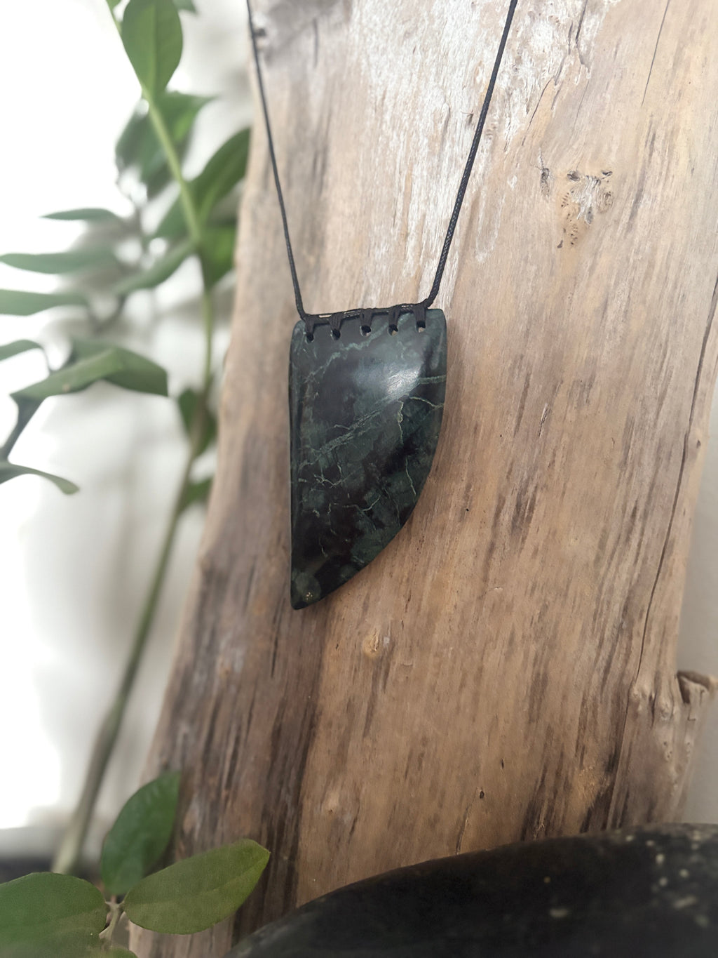 Niho Pounamu