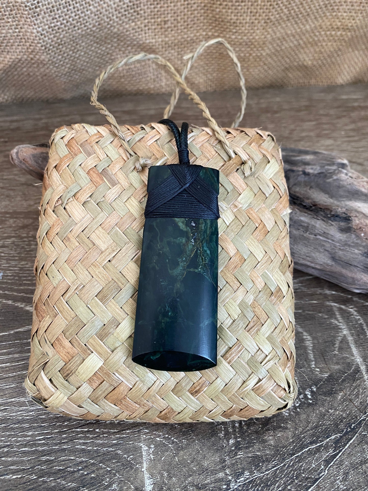 Pounamu Toki - Deep Kākāriki