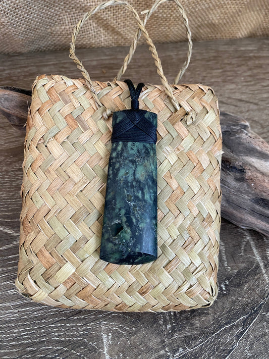 Pounamu Toki - Taika