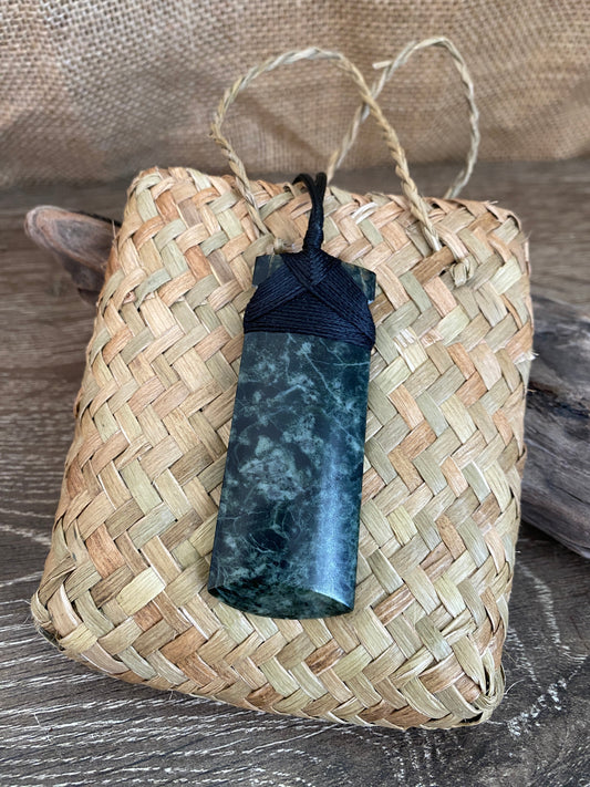 Pounamu Toki - Serp