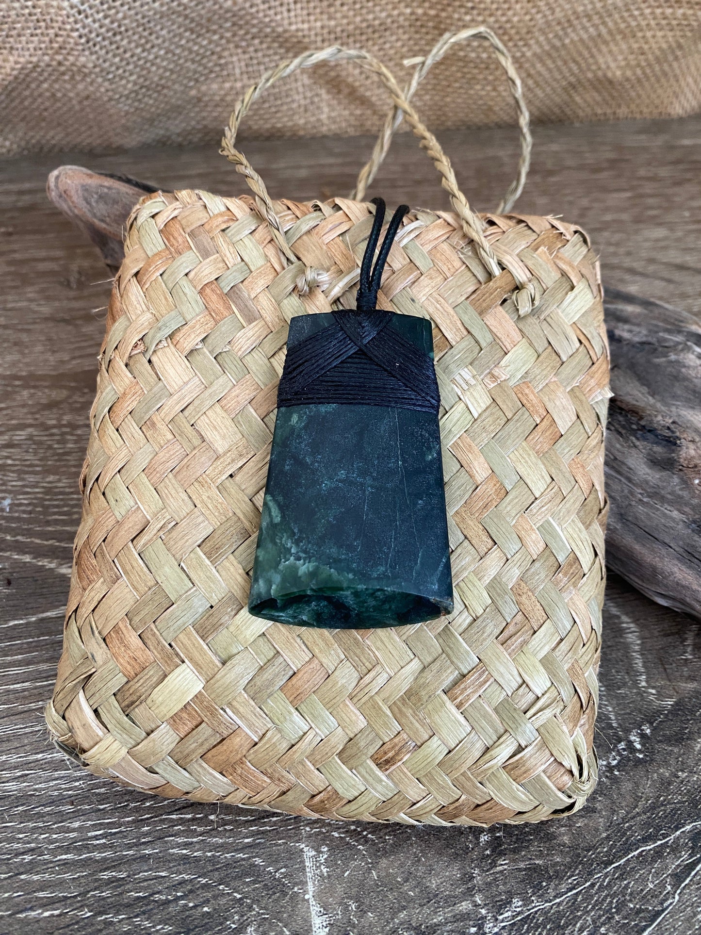 Pounamu Toki - Kawakawa